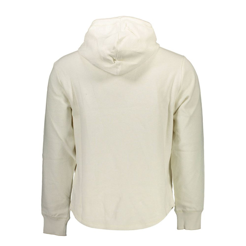 White Cotton Men SweaterElevate your wardrobe with the quintessence of comfort meets style in this Calvin Klein sweatshirt. This essential piece embodies casual luxury, perfect for the trendsetter who appreciates the finesse of subtle branding. With its c