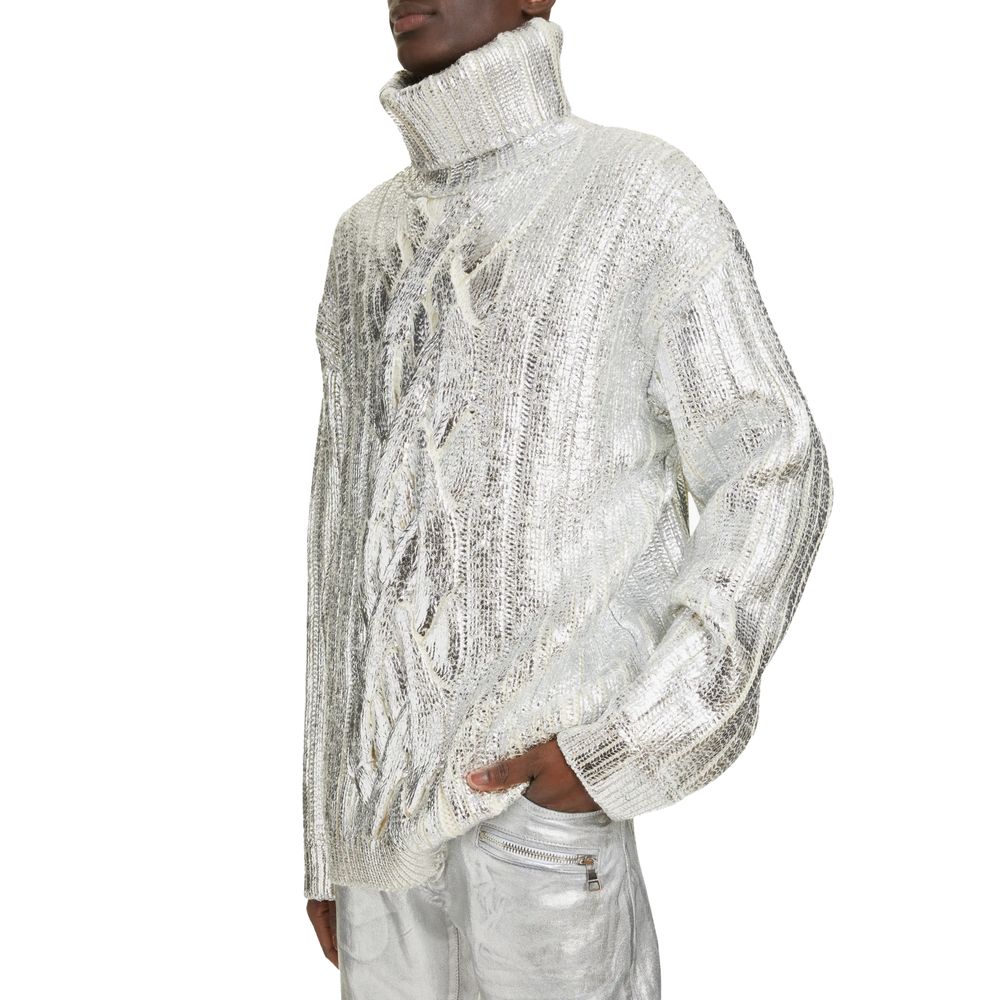 Brown Wool Men Turtleneck SweaterExperience the epitome of opulence with Balmain’s turtleneck sweater, masterfully crafted from a blend of virgin wool and lyocell. Its metallic-effect cable knit illuminates with every turn, while the stylishly dropped sho