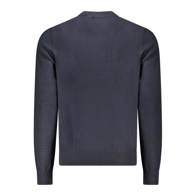Blue Cotton Men SweaterElevate your wardrobe essentials with a dash of sophistication in this Hugo Boss long-sleeved T-shirt. Crafted for the modern man, it features a refined crew neck and is highlighted with a subtle logo detail, radiating effortless st