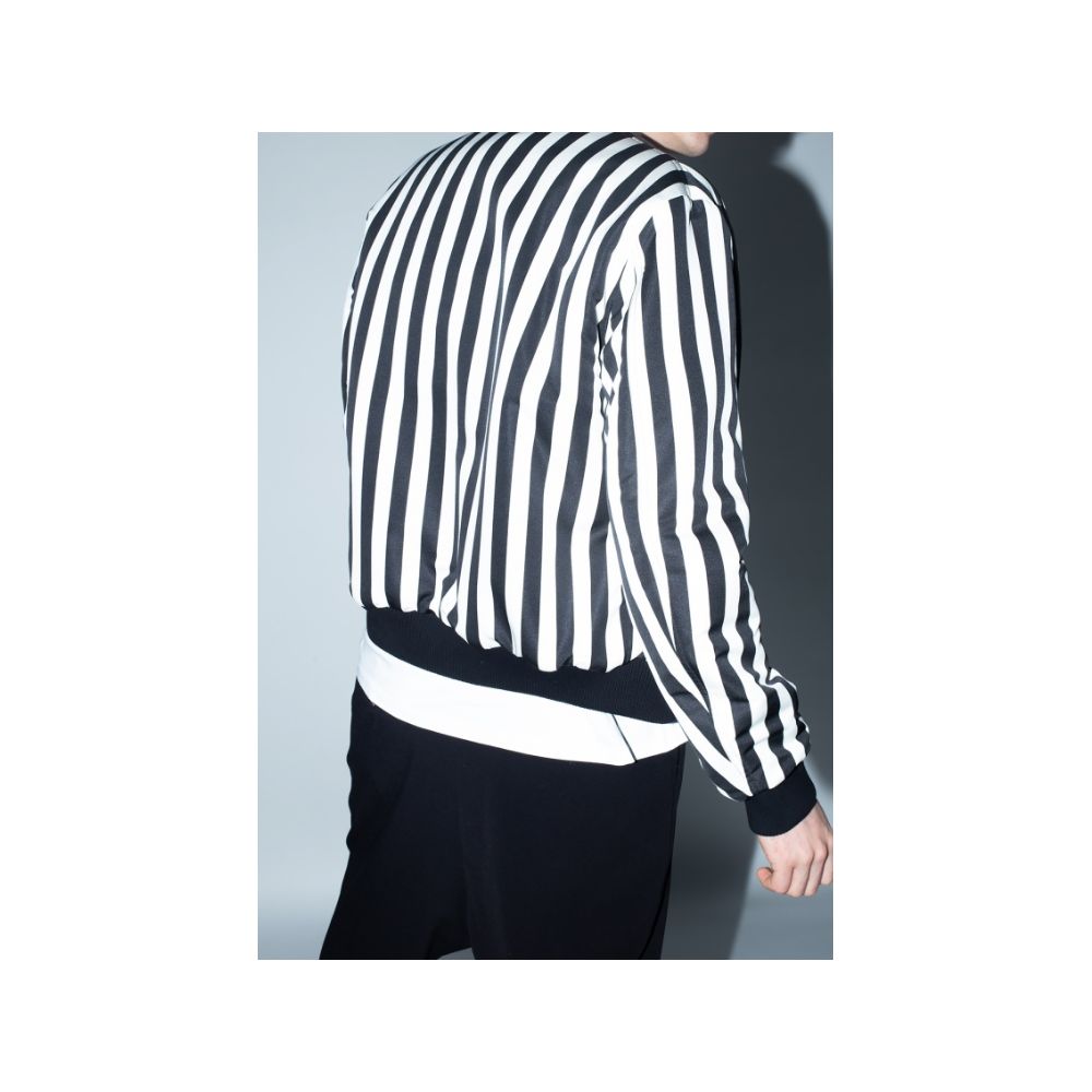 Black Polyamide Men's Reversible JacketUnleash the embodiment of haute couture with Balmain’s reversible jacket, a sartorial masterpiece that offers versatility and style in equal measure. Exude confidence as you showcase the bold black and white striped