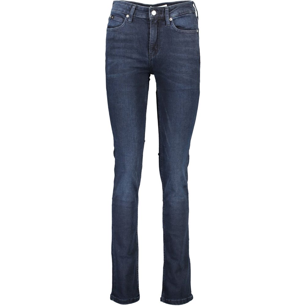 Blue Cotton Women JeansStep into the epitome of sleek sophistication with these Calvin Klein slim jeans. Meticulously crafted to flatter your silhouette, these jeans feature a contemporary 5-pocket design, complete with the iconic Calvin Klein logo for an
