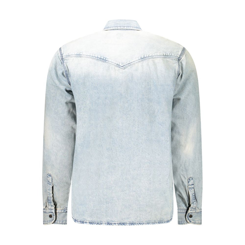 Light Blue Cotton Men ShirtElevate your wardrobe with the distinguished sophistication of a Hugo Boss creation. This long-sleeved jeans shirt exudes effortless style, featuring a sleek Italian collar and precise 1-button cuffs. Practicality meets designer