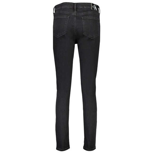 Black Cotton Women's Skinny JeanElevate your wardrobe with a sleek touch from Calvin Klein’s Mid Rise Skinny Jeans. Crafted with precision, these jeans merge classic 5-pocket design and modern sustainability using 20% recycled cotton. Tailored to accentua
