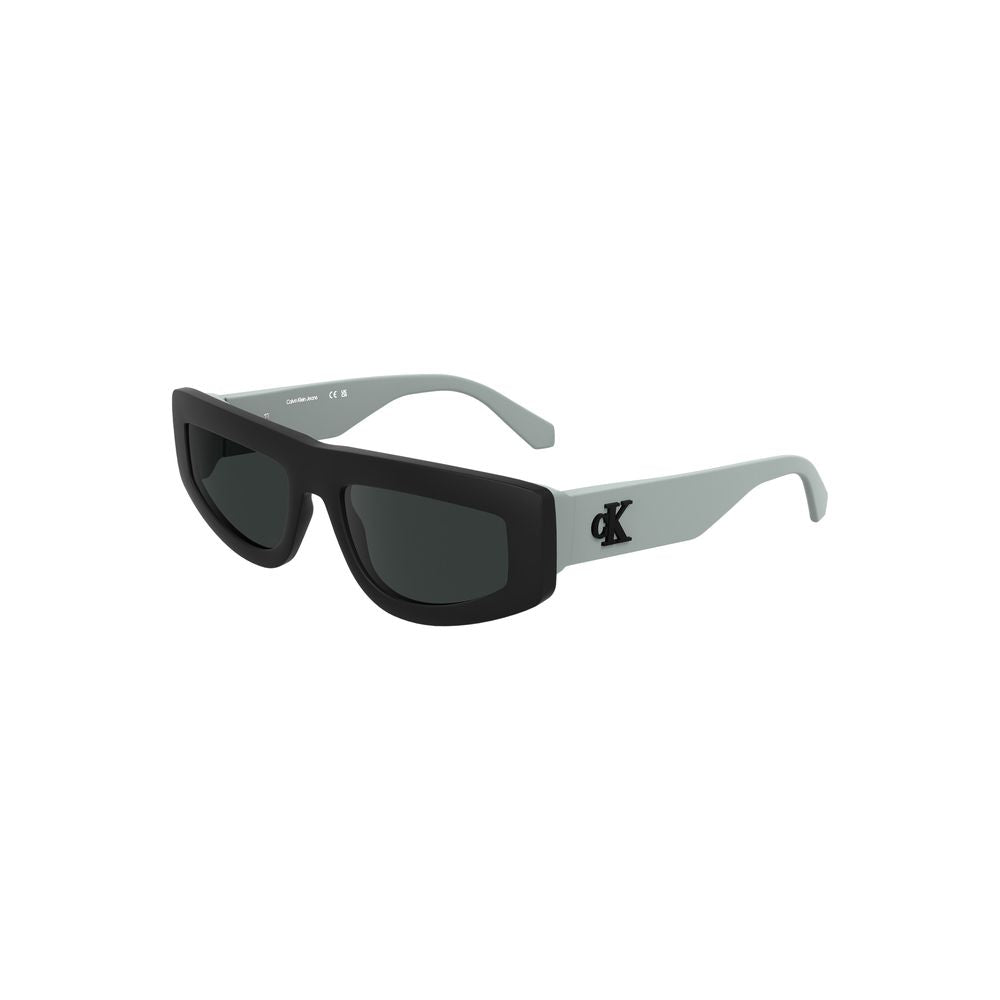 Black Bio-Based Women's SunglassStep out in style with the Calvin Klein sleek bio-frame sunglasses, designed to exude sophistication and panache. Perfect for fashion-forward individuals, these drop-shaped smoke lenses will turn heads while offering essent