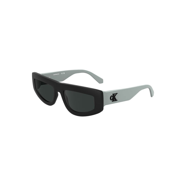 Black Bio-Based Women's SunglassStep out in style with the Calvin Klein sleek bio-frame sunglasses, designed to exude sophistication and panache. Perfect for fashion-forward individuals, these drop-shaped smoke lenses will turn heads while offering essent