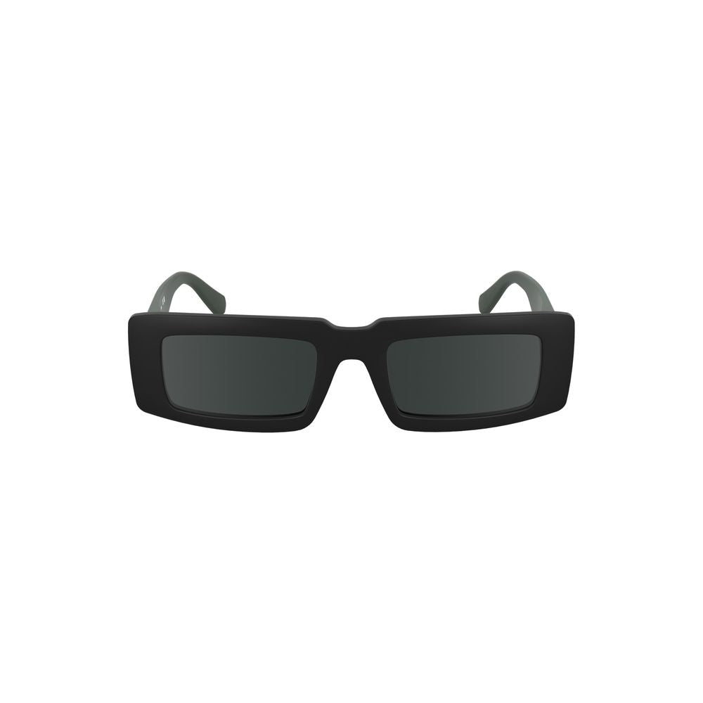 Black Bio-Based Fabric Men SunglassesEmbrace the essence of contemporary sophistication with these Calvin Klein sunglasses, crafted for the modern individual with an eye for style. Featuring a bio-based frame, these rectangular shades are a testament to e