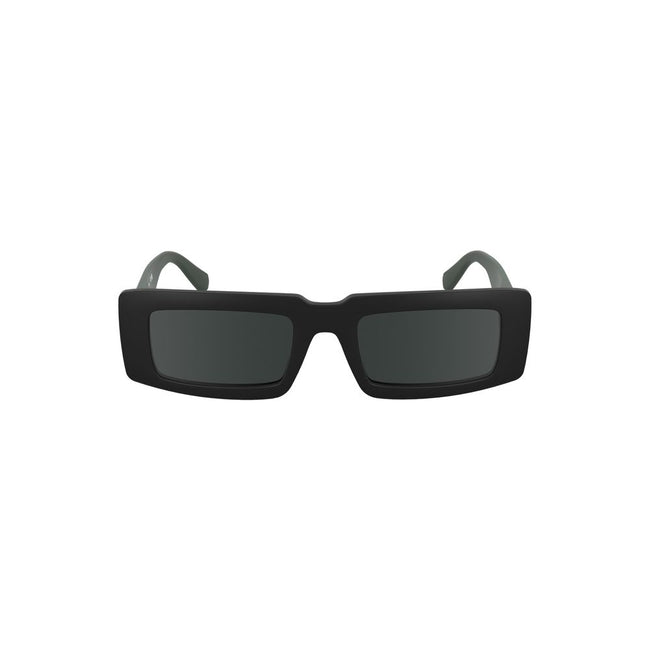 Black Bio-Based Fabric Men SunglassesEmbrace the essence of contemporary sophistication with these Calvin Klein sunglasses, crafted for the modern individual with an eye for style. Featuring a bio-based frame, these rectangular shades are a testament to e