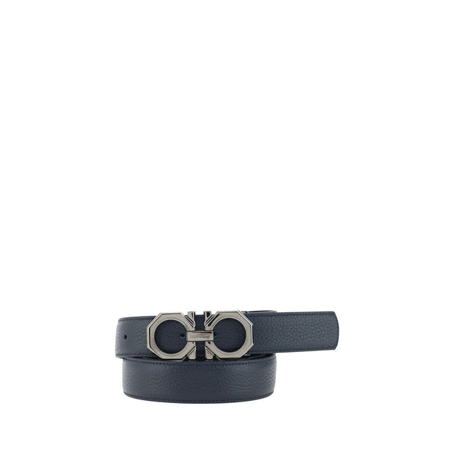 Black Calf Leather Bos Taurus Regular BeltFerragamo’s Reversible leather Belt features a double-face design that allows you to choose between two different looks. The metal buckle is embellished with the brand’s iconic Gancini logo, with the Ferragamo sig