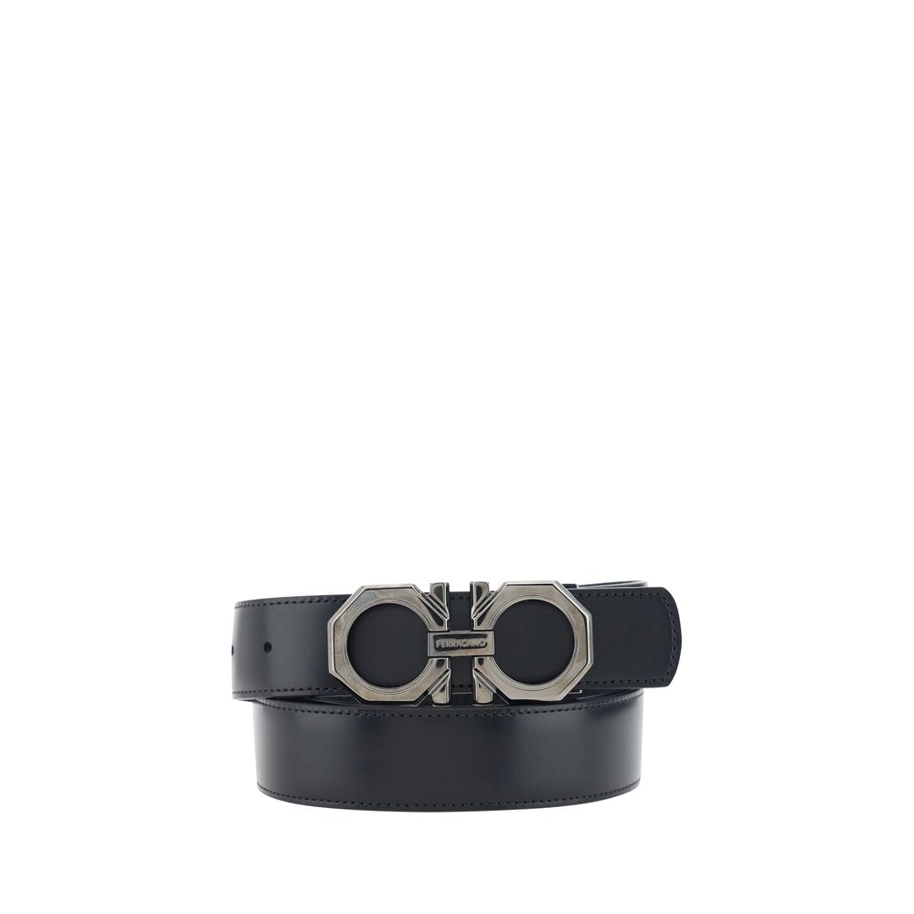 Black Calf Leather Bos Taurus Regular BeltFerragamo’s Reversible leather Belt features a double-face design that allows you to choose between two different looks. The metal buckle is embellished with the brand’s iconic Gancini logo, with the Ferragamo sig