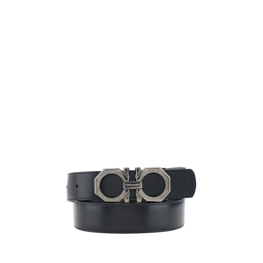 Black Calf Leather Bos Taurus Regular BeltFerragamo’s Reversible leather Belt features a double-face design that allows you to choose between two different looks. The metal buckle is embellished with the brand’s iconic Gancini logo, with the Ferragamo sig