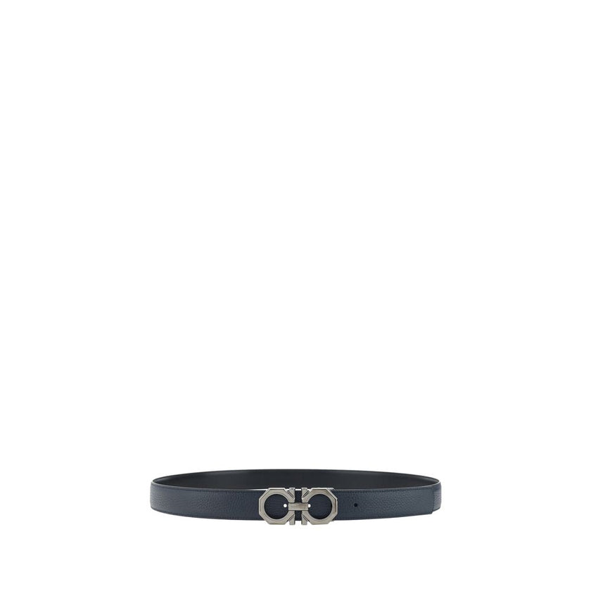 Black Calf Leather Bos Taurus Regular BeltFerragamo’s Reversible leather Belt features a double-face design that allows you to choose between two different looks. The metal buckle is embellished with the brand’s iconic Gancini logo, with the Ferragamo sig