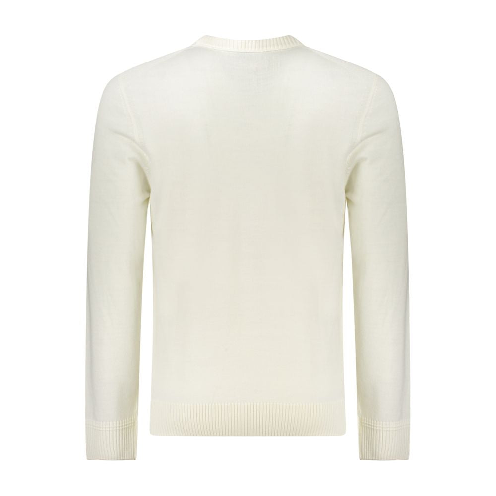 White Wool Men SweaterElevate your knitwear collection with this impeccably stylish Hugo Boss long-sleeved t-shirt—where luxury meets everyday wear. Its crew neck and sophisticated embroidery logo lend a touch of class to any ensemble. Crafted from a warm