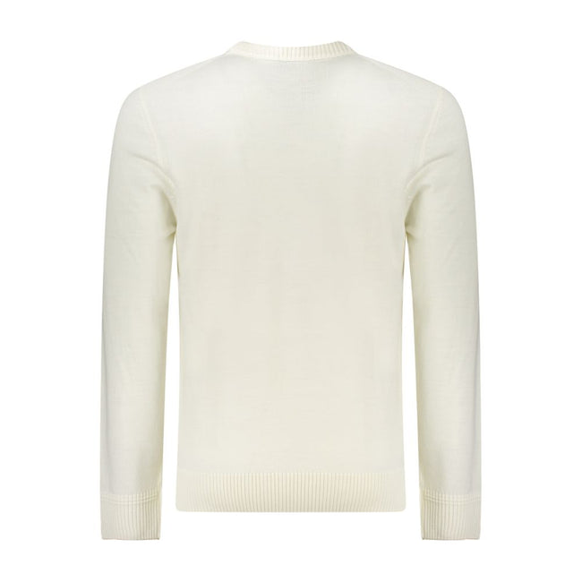 White Wool Men SweaterElevate your knitwear collection with this impeccably stylish Hugo Boss long-sleeved t-shirt—where luxury meets everyday wear. Its crew neck and sophisticated embroidery logo lend a touch of class to any ensemble. Crafted from a warm