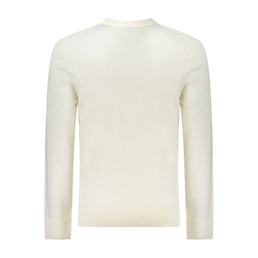 White Wool Men SweaterElevate your knitwear collection with this impeccably stylish Hugo Boss long-sleeved t-shirt—where luxury meets everyday wear. Its crew neck and sophisticated embroidery logo lend a touch of class to any ensemble. Crafted from a warm