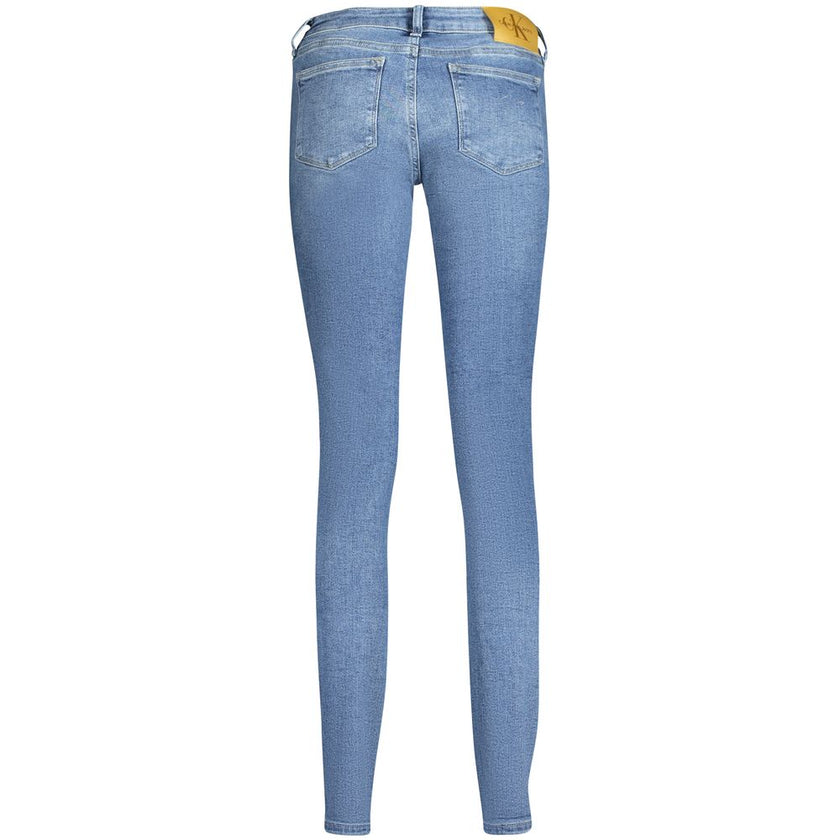 Blue Cotton Women JeansDare to stand out with Calvin Klein’s impeccable mid-rise skinny jeans. Crafted for the style-conscious, these jeans boast a flattering silhouette amplified by a vintage washed effect, ensuring you make a statement with every stride