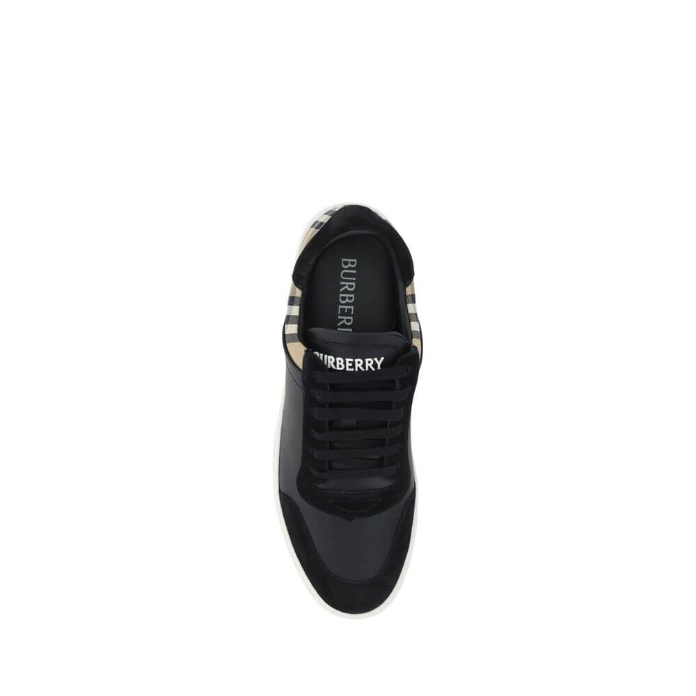 Multicolor Calf Leather Bos Taurus Low Top SneakersBurberry’s Stevie Sneakers feature a round toe and flat sole, with a lace-up front fastening. The panelled design includes details in the brand’s iconic Archive Check pattern, while the front tongue is de