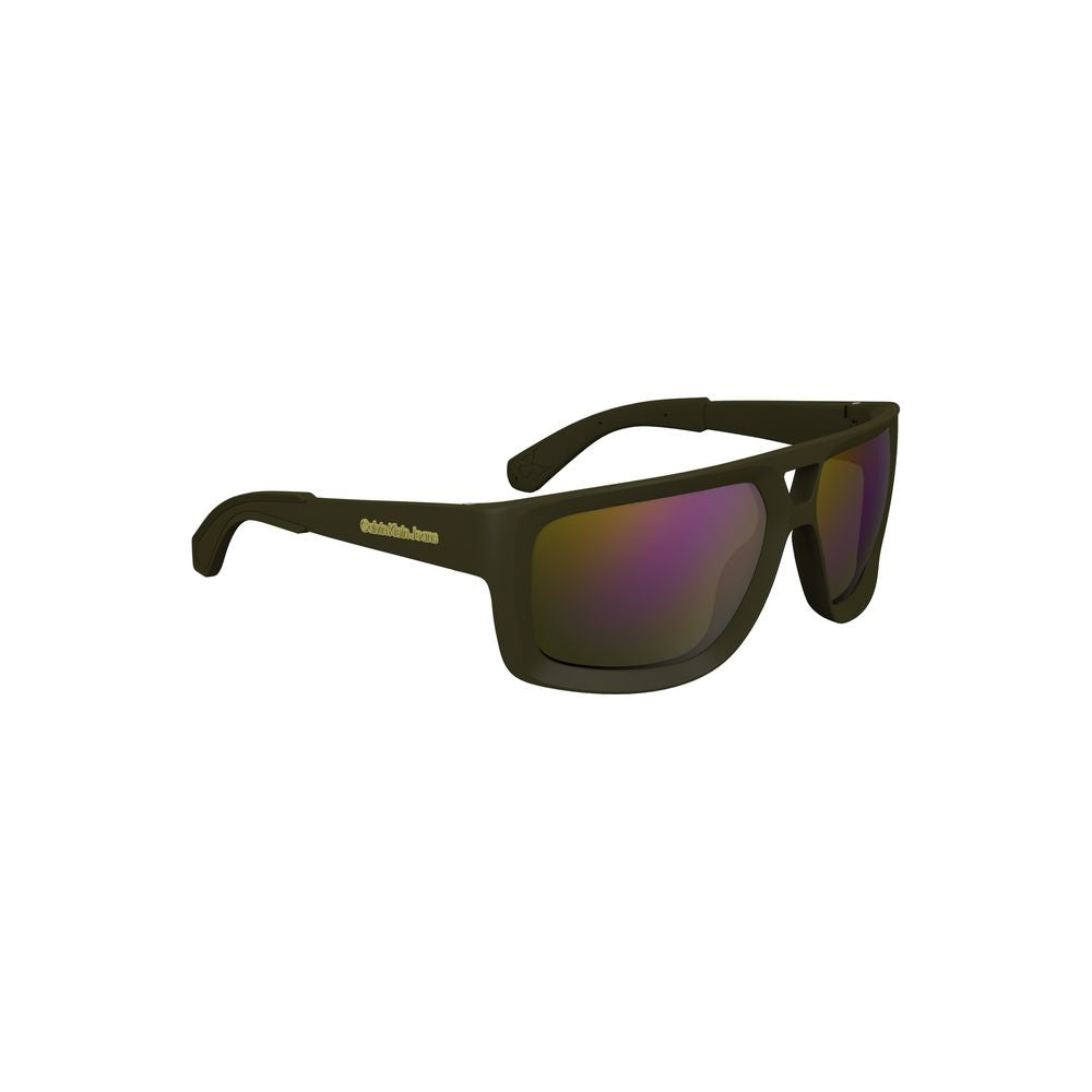 Green Plastic Men SunglassIndulge in the epitome of sophistication with these Calvin Klein sunglasses, designed for the fashion-forward individual. Their square lenses, framed in durable injected plastic, offer a modern charm with contrasting details that