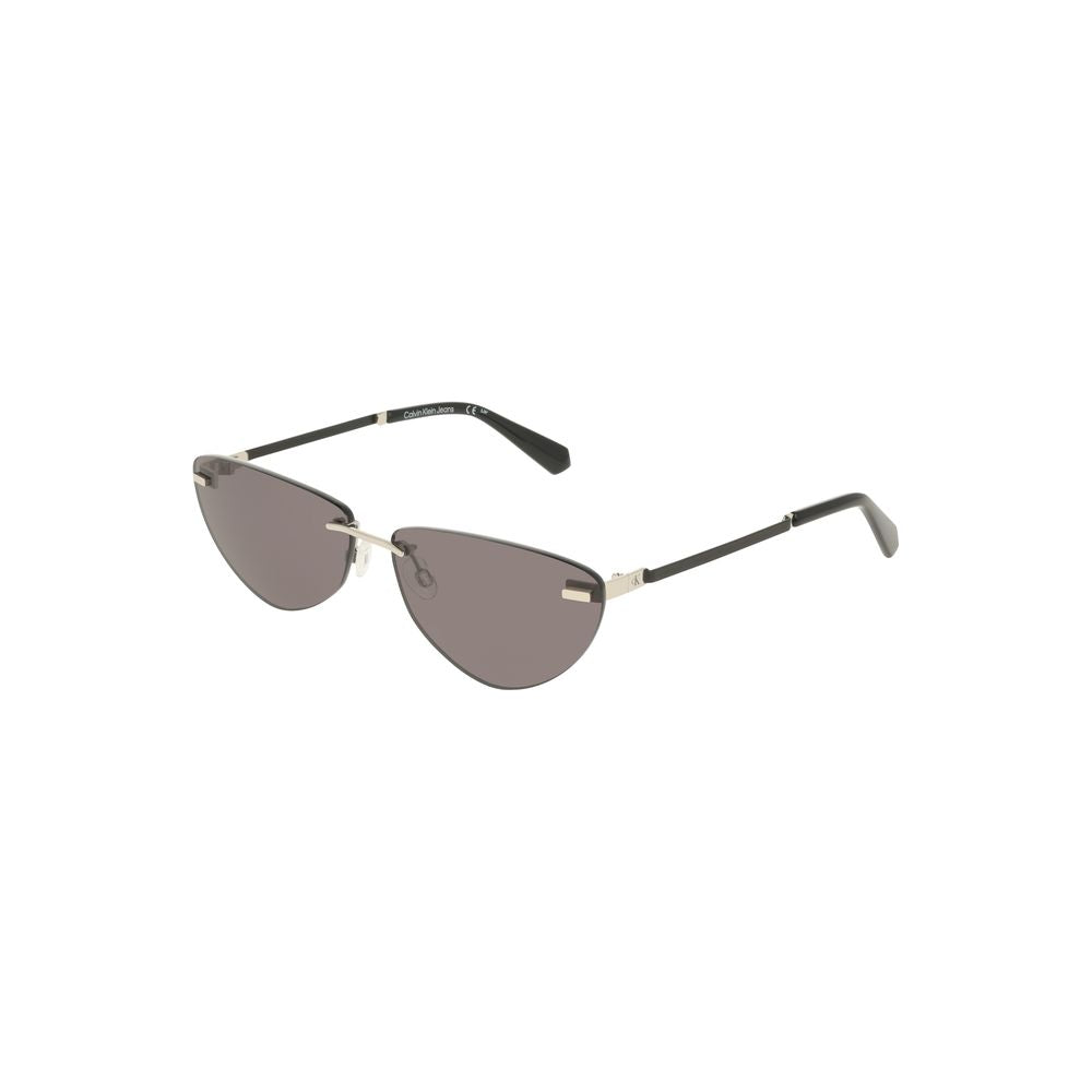 Black Metal Women SunglassUnveil your most enigmatic allure with Calvin Klein’s quintessential eyewear—a statement of sophistication. These sunglasses, featuring a sleek metal frame and drop-shaped smoke lenses, capture the essence of contemporary eleganc