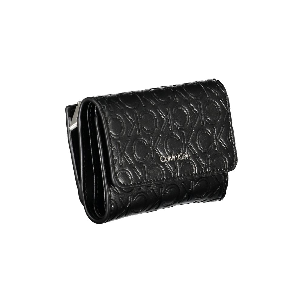 Sleek Black Double-Compartment WalletOrganize your essentials with elegance using this sophisticated black wallet, featuring two main compartments for ample storage space. The chic contrasting details and secure zip and automatic closure system ensure you