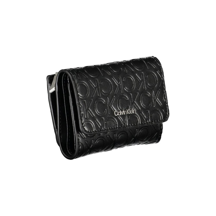 Sleek Black Double-Compartment WalletOrganize your essentials with elegance using this sophisticated black wallet, featuring two main compartments for ample storage space. The chic contrasting details and secure zip and automatic closure system ensure you