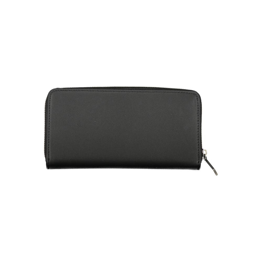 Elegant Black RFID Secure WalletExperience the perfect blend of functionality and style with this Calvin Klein wallet, designed to keep your essentials organized and secure. Crafted with sustainability in mind, it features a smart RFID blocking system to