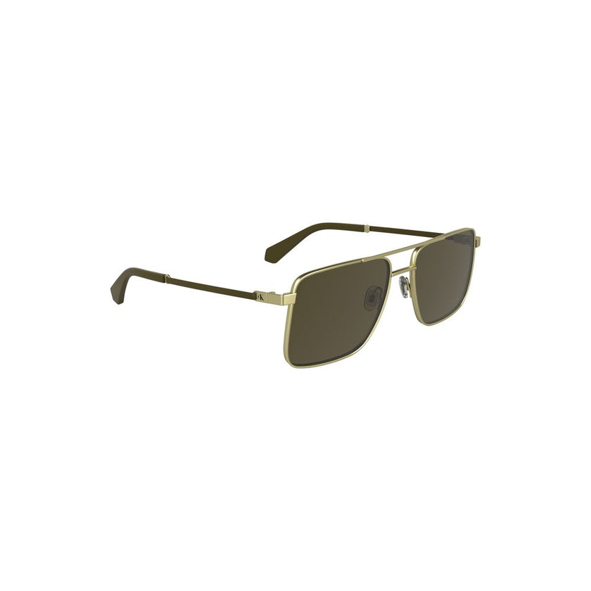 Gold Metal Men SunglassStep into the sun with an air of unapologetic sophistication with Calvin Klein’s striking metal frame sunglasses. Designed to captivate and command attention, these square-lensed beauties reflect your bold style choices. The luxurio