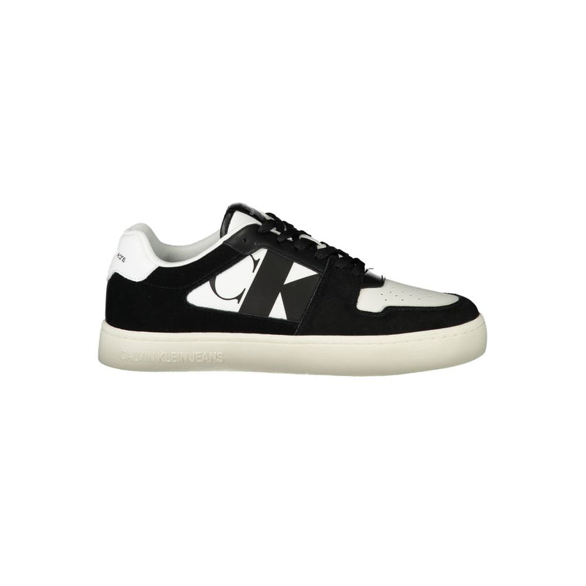 White Leather Men SneakerIndulge in the fusion of style and sustainability with Calvin Klein’s striking sneakers. Crafted for the modern trendsetter, these white kicks boast a dynamic print with bold, contrasting black details that will turn heads. A remo