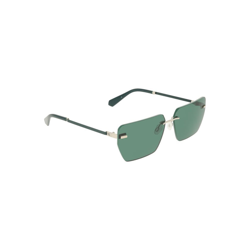 Green Metal Men SunglassElevate your style quotient with these Calvin Klein statement sunglasses, perfect for the fashion-forward individual. Featuring a sleek metal frame and captivating square green lenses, these shades are designed to turn heads while