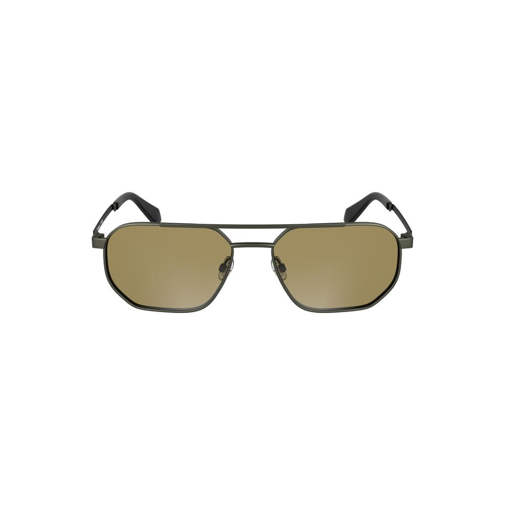 Bronze Metal Men SunglassStep out in style with these Calvin Klein statement sunglasses, where modern design meets timeless elegance. Crafted with a sleek metal frame and bold square lenses in a stunning bronze hue, these shades are not just a fashion acc