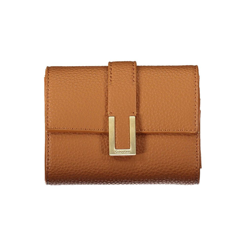 Brown Polyester Women WalletEmbrace the epitome of sleek sophistication with this Calvin Klein wallet, designed to infuse luxury into your everyday. This wallet isn’t just an accessory; it’s a statement—flaunting an external pocket for ease of access and
