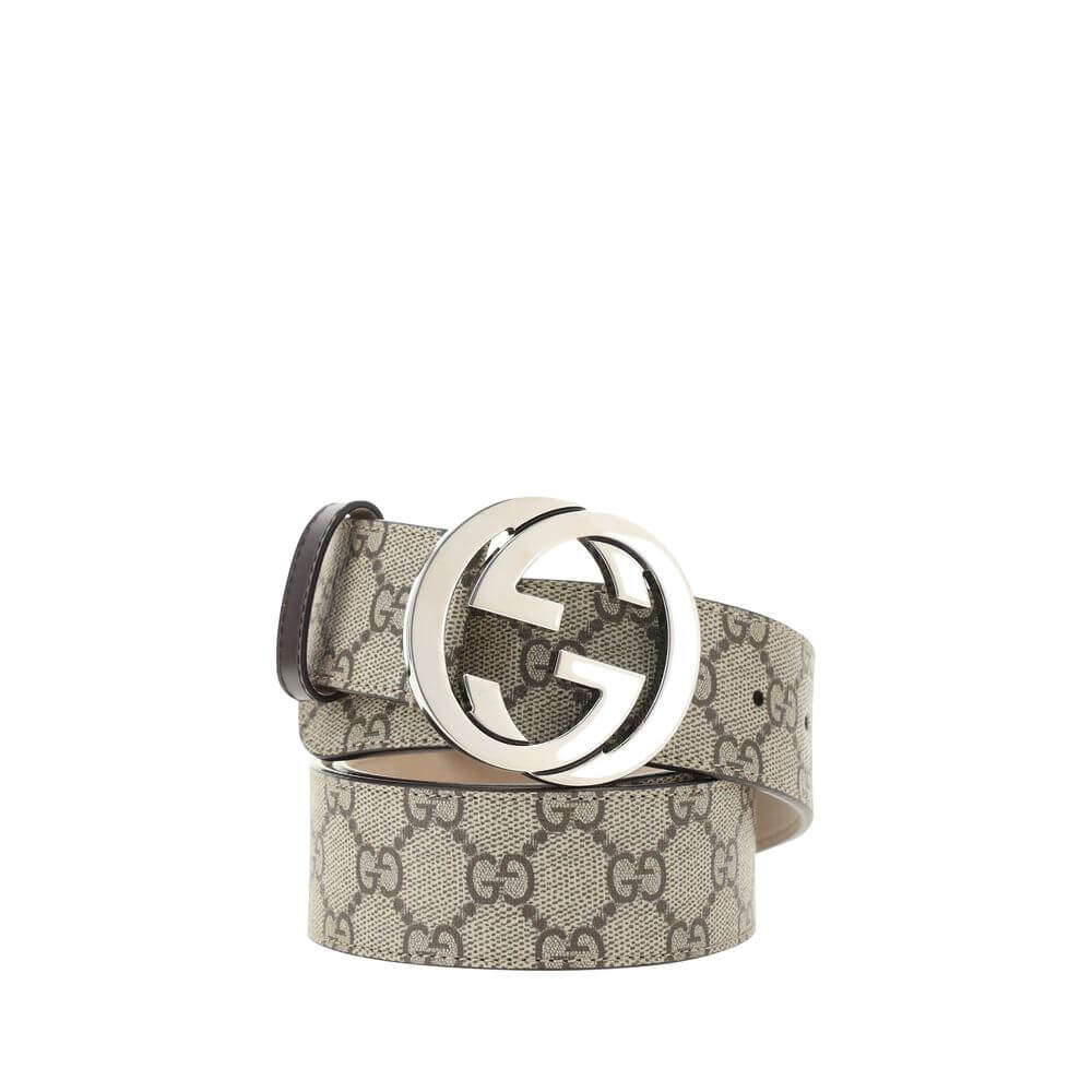 BeltGucci’s Belt features a front buckle with the brand’s iconic GG logo, combined with the signature GG Supreme all-over printed fabric. A distinctive accessory that combines elegance and recognition, perfect for completing any outfit with a touch of cla