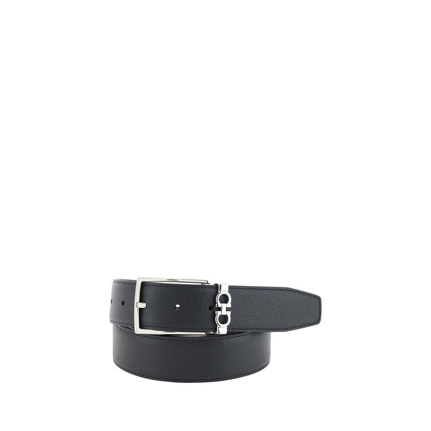 Black Calf Leather Bos Taurus Regular BeltFerragamo’s reversible leather Belt is a versatile and elegant accessory designed to complete any look with style. Made of high-quality grained leather, it features a monochrome double-face design that allows you
