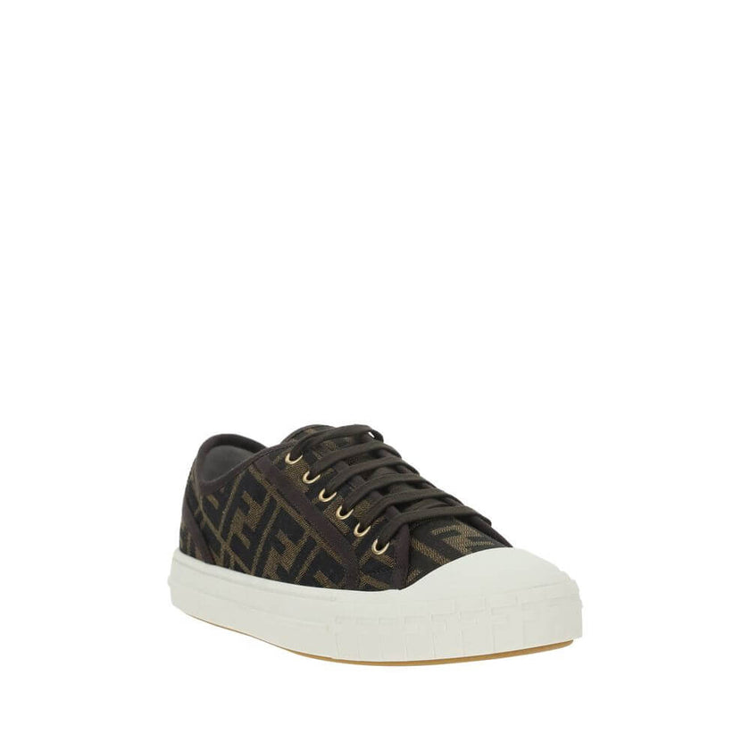Brown Polyamide Low Top SneakersFendi’s Sneakers, are a perfect blend of urban style and contemporary luxury. Carefully crafted, these sneakers feature a reinforced round toe, front lace-up closure and a flat sole for comfort and stability. The real star
