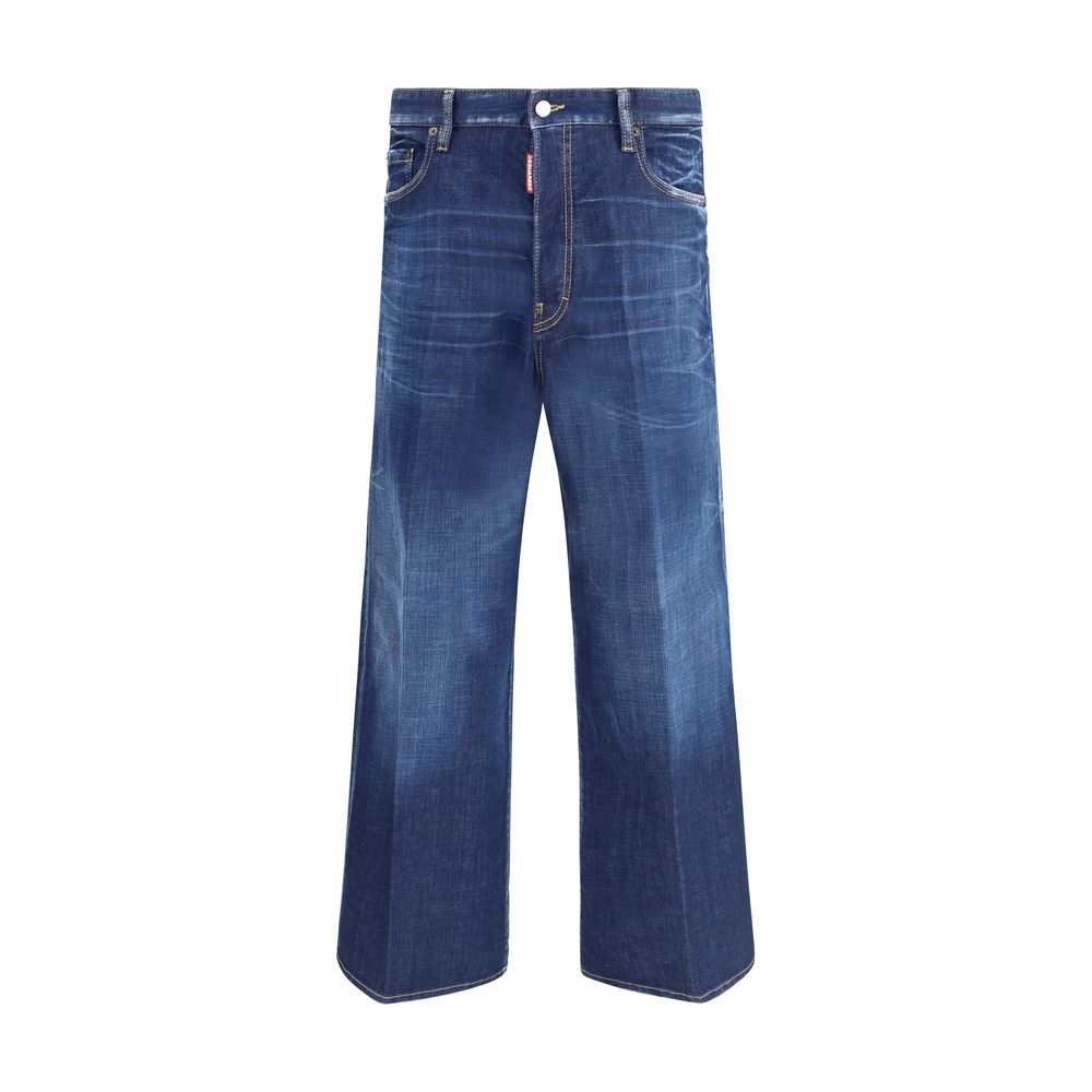 Blue Cotton Relaxed Fit JeansDsquared2’s cotton Loose Jeans combine bold urban style with the comfort of a loose fit. Featuring a wide-leg silhouette, the model has a classic five-pocket construction and a front button closure. The waistband features belt