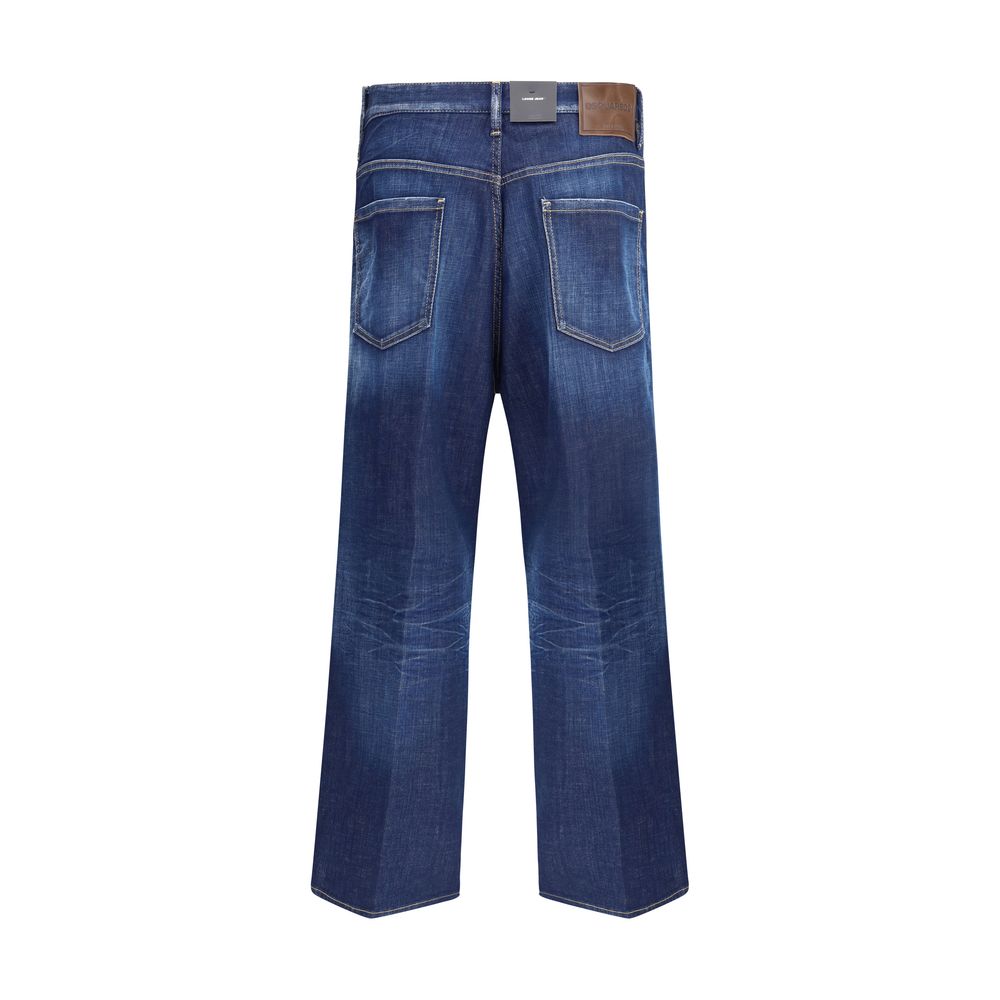 Blue Cotton Relaxed Fit JeansDsquared2’s cotton Loose Jeans combine bold urban style with the comfort of a loose fit. Featuring a wide-leg silhouette, the model has a classic five-pocket construction and a front button closure. The waistband features belt