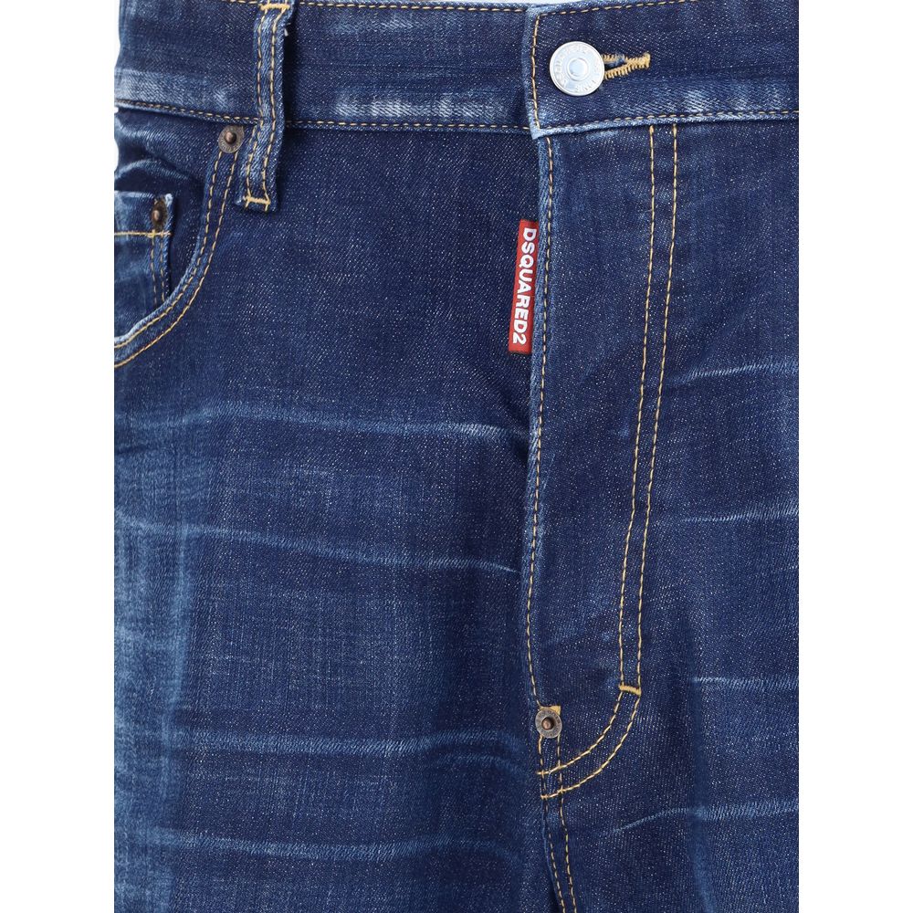 Blue Cotton Relaxed Fit JeansDsquared2’s cotton Loose Jeans combine bold urban style with the comfort of a loose fit. Featuring a wide-leg silhouette, the model has a classic five-pocket construction and a front button closure. The waistband features belt