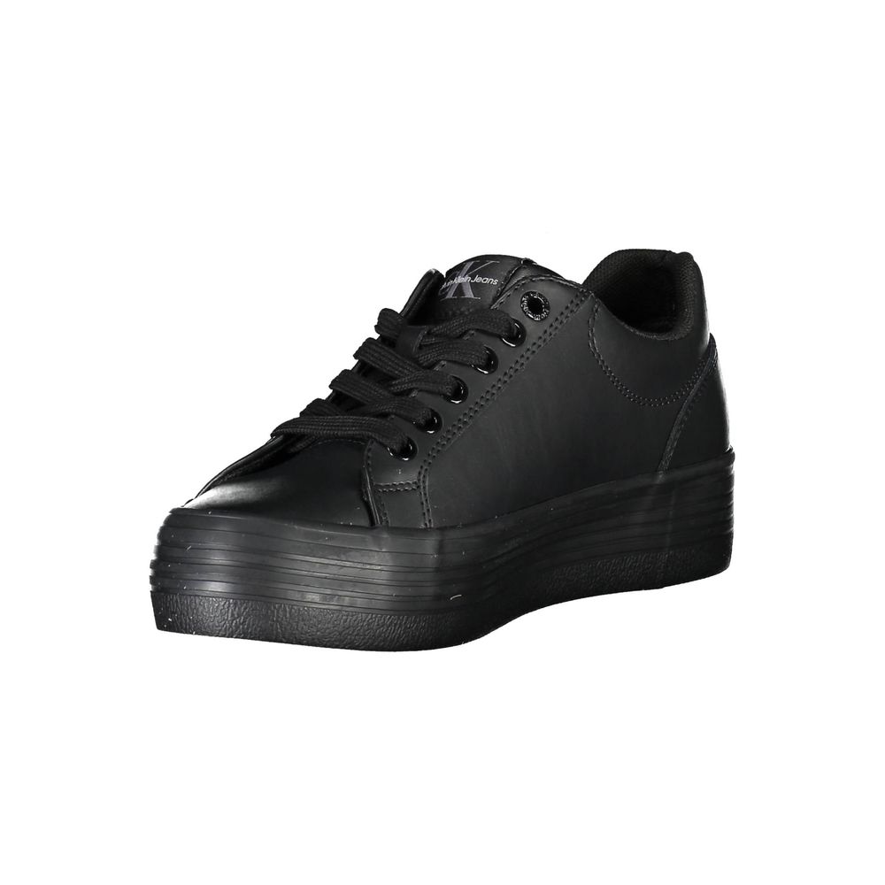 Black Leather Women SneakerUnleash the epitome of sporty chic with Calvin Klein’s trendsetting sneakers. Crafted for the fashion-forward, these shoes blend functionality with high-end style, featuring an eye-catching contrast detail and the iconic Calvin