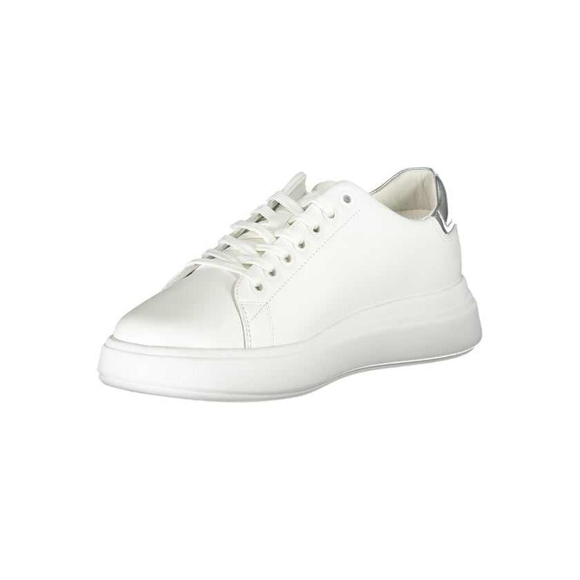 Chic White Sneakers with Contrast DetailsStep into sustainable style with Calvin Klein’s sporty footwear. Designed for the eco-conscious fashionista, these sneakers feature laces, contrast details, and the iconic logo on 50% recycled leather, offering bot