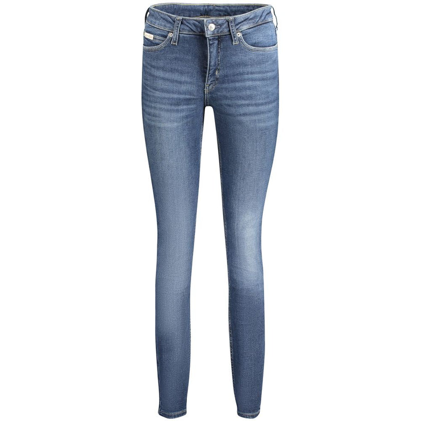 Blue Cotton Women JeansElevate your denim game with the timeless sophistication of Calvin Klein. These mid-rise skinny jeans feature a chic washed effect and are meticulously crafted with a blend of premium cotton and elastane for that perfect stretch. Fl