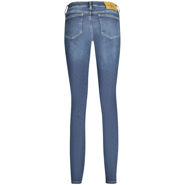 Blue Cotton Women JeansElevate your denim game with the timeless sophistication of Calvin Klein. These mid-rise skinny jeans feature a chic washed effect and are meticulously crafted with a blend of premium cotton and elastane for that perfect stretch. Fl