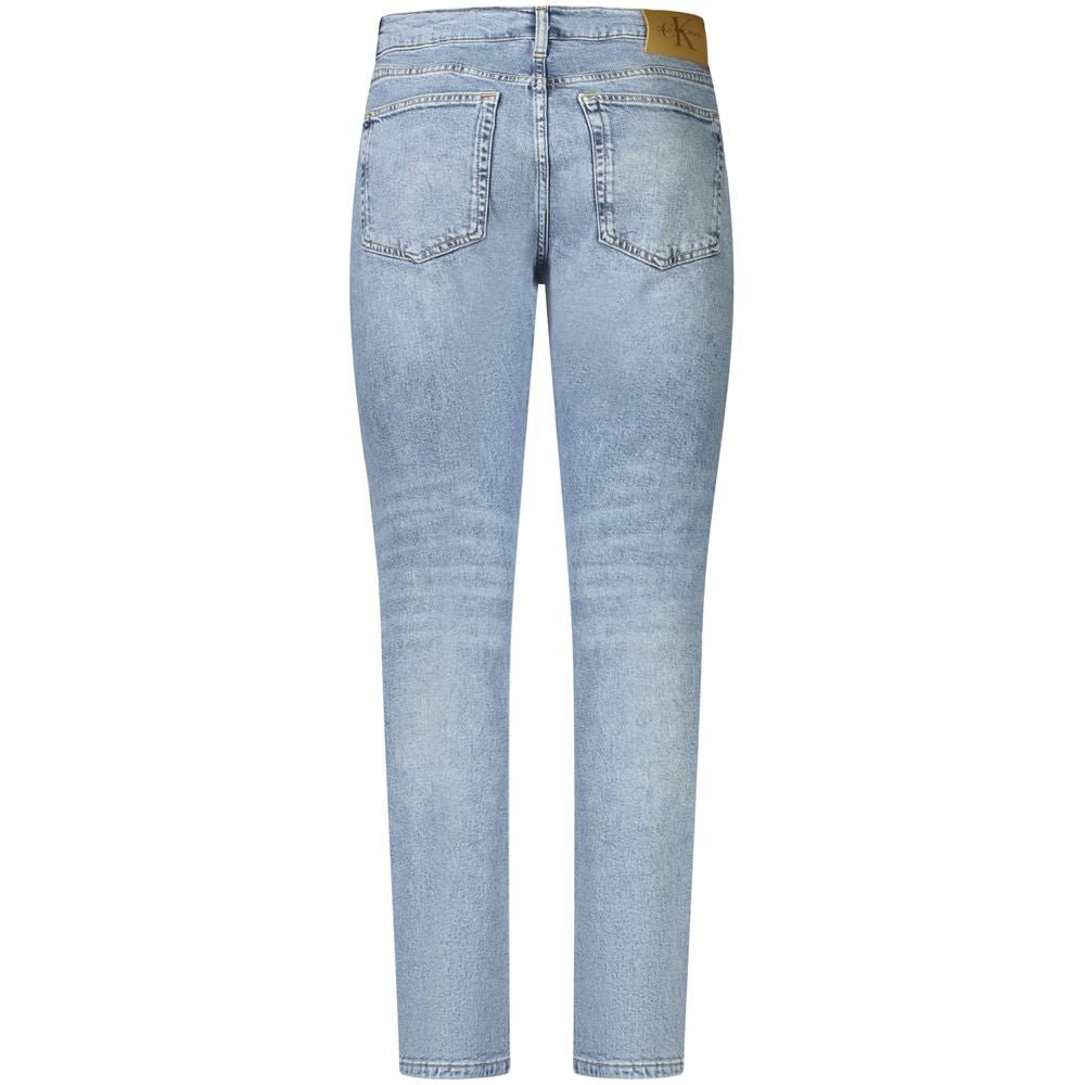 Blue Cotton Men JeansUnleash the epitome of modern sophistication with these Calvin Klein slim taper jeans. Crafted to fit like a dream, they exhibit a touch of rebellion with a washed effect, while embodying designer perfection down to the signature logo