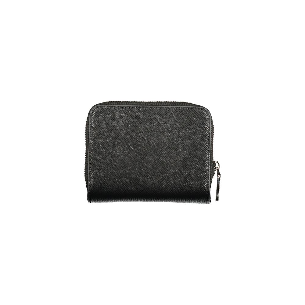 Black Polyethylene Women WalletDiscover the epitome of city-chic with the Calvin Klein wallet that blends functionality with sleek aesthetics. Boasting RFID-blocking technology safeguarding your cards, this accessory offers ample space with double card sl