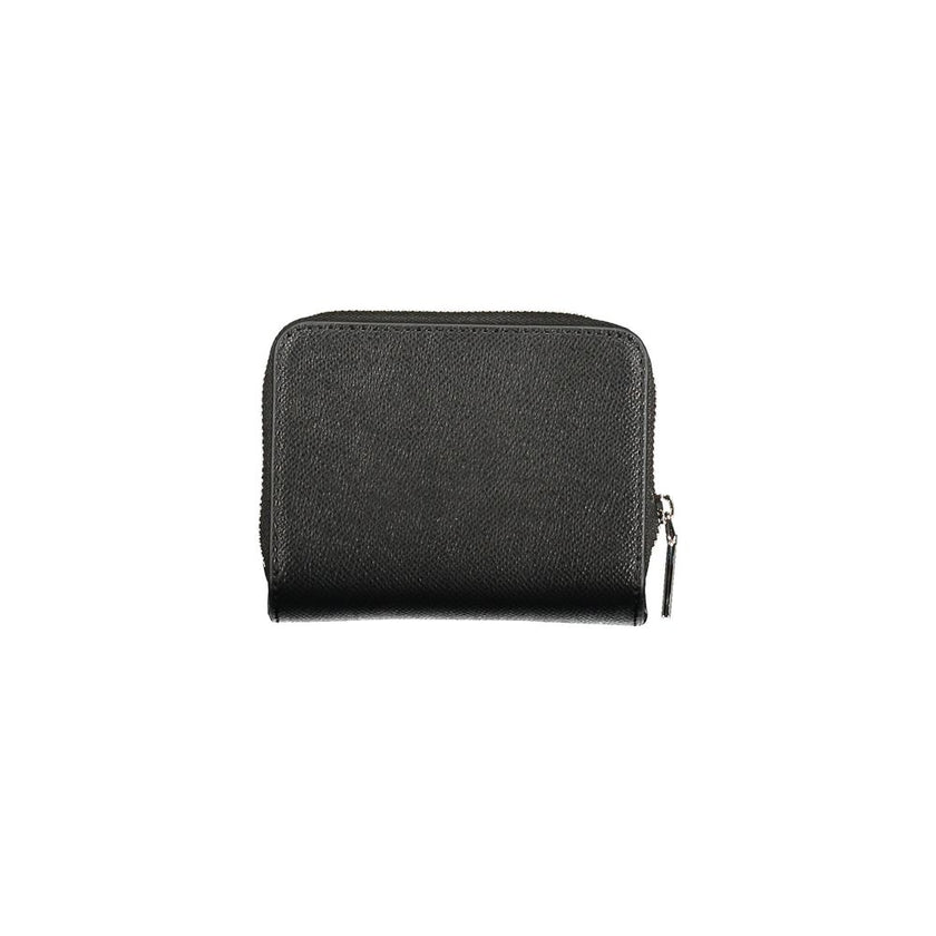 Black Polyethylene Women WalletDiscover the epitome of city-chic with the Calvin Klein wallet that blends functionality with sleek aesthetics. Boasting RFID-blocking technology safeguarding your cards, this accessory offers ample space with double card sl