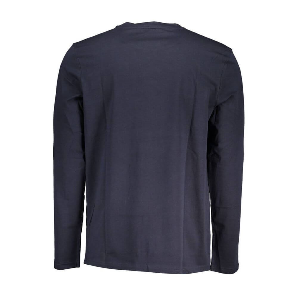 Blue Cotton Men T-ShirtElevate your wardrobe with the epitome of sophistication—this Hugo Boss long sleeve T-shirt. Tailored to perfection for the modern trendsetter, it features a sleek crew neck and the iconic logo emblazoned with a standout application