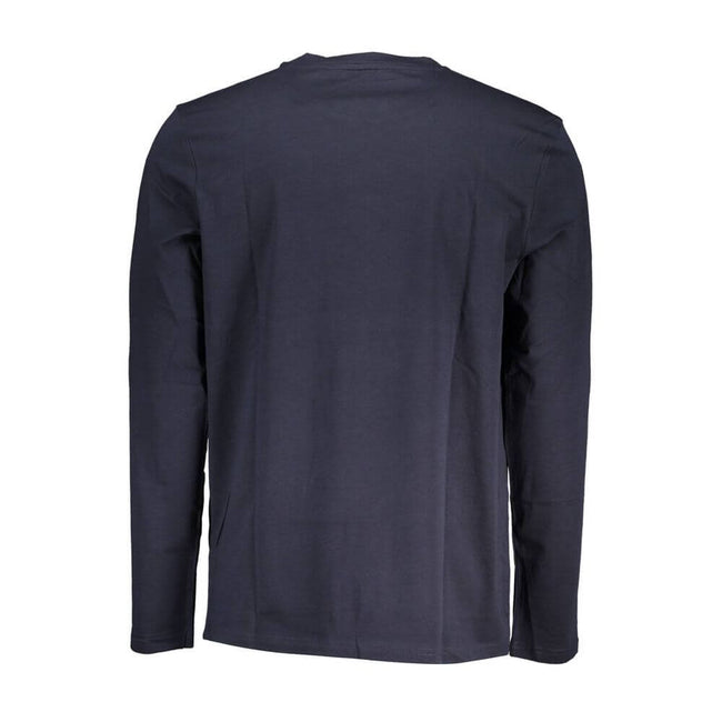 Blue Cotton Men T-ShirtElevate your wardrobe with the epitome of sophistication—this Hugo Boss long sleeve T-shirt. Tailored to perfection for the modern trendsetter, it features a sleek crew neck and the iconic logo emblazoned with a standout application