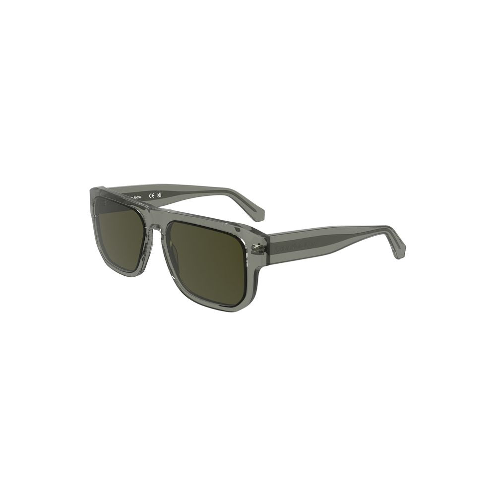 Gray Acetate Men SunglassMake a statement with these Calvin Klein sunglasses, crafted for those who dare to stand out. The acetate frame boasts a bold square shape, complemented by the enigmatic smoke lenses that not only protect your eyes but also add an
