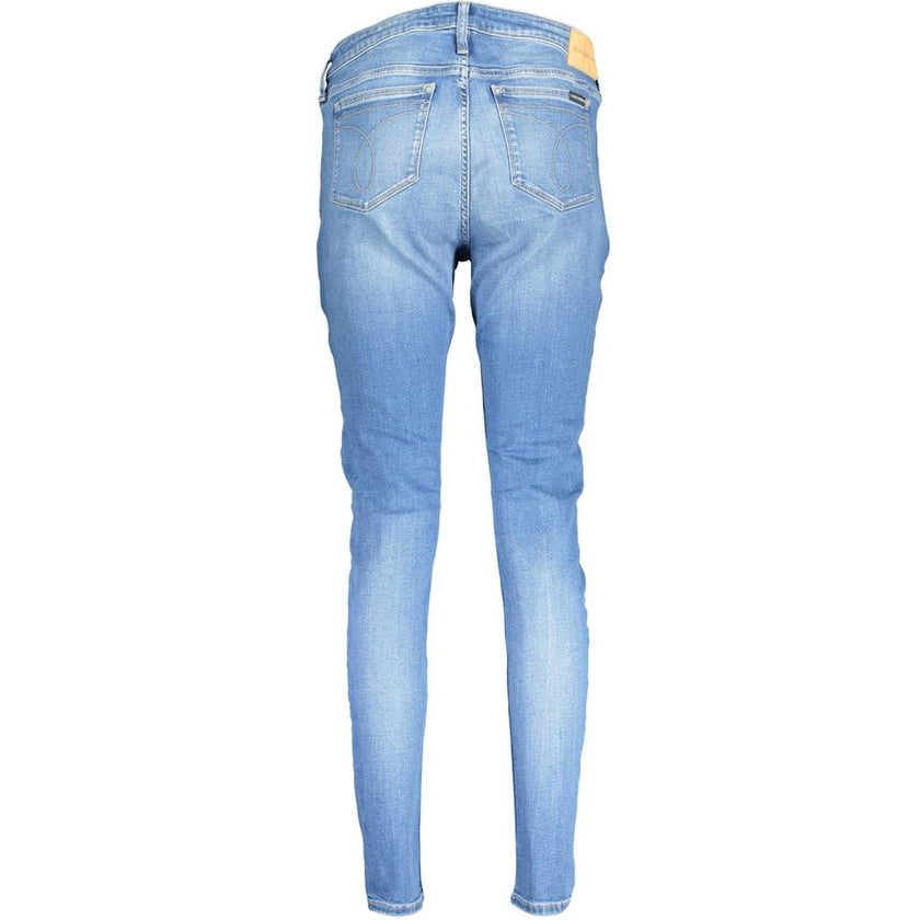 Blue Cotton Women's JeansElevate your denim game with these effortlessly cool Calvin Klein jeans. Tailored to flirt with sophistication, these jeans boast a chic faded effect, complemented by the classic 5-pocket design—ready to carry your essentials with