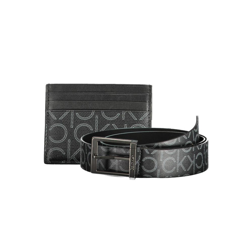Black Polyethylene Mens WalletUnveil sophistication with this exclusive Calvin Klein duo. A sleek card holder paired with a metal buckle belt, measuring a precise 95cm in length, both items are highlighted by contrasting details that scream modernity. Ado