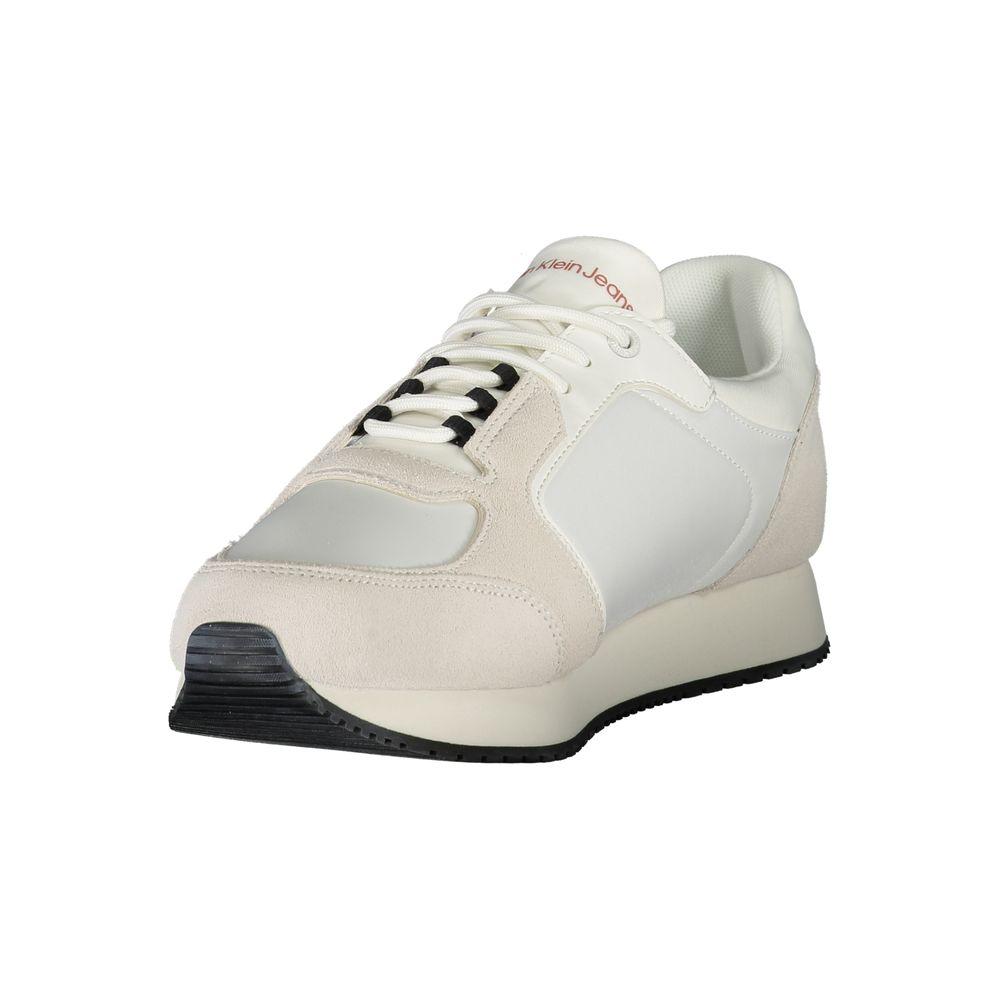 White Leather Men SneakerElevate your street style with the crisp sophistication of these Calvin Klein sneakers. Boasting a sleek white palette with bold, contrasting details, these kicks are engineered for the modern urbanite. The removable insole ensure