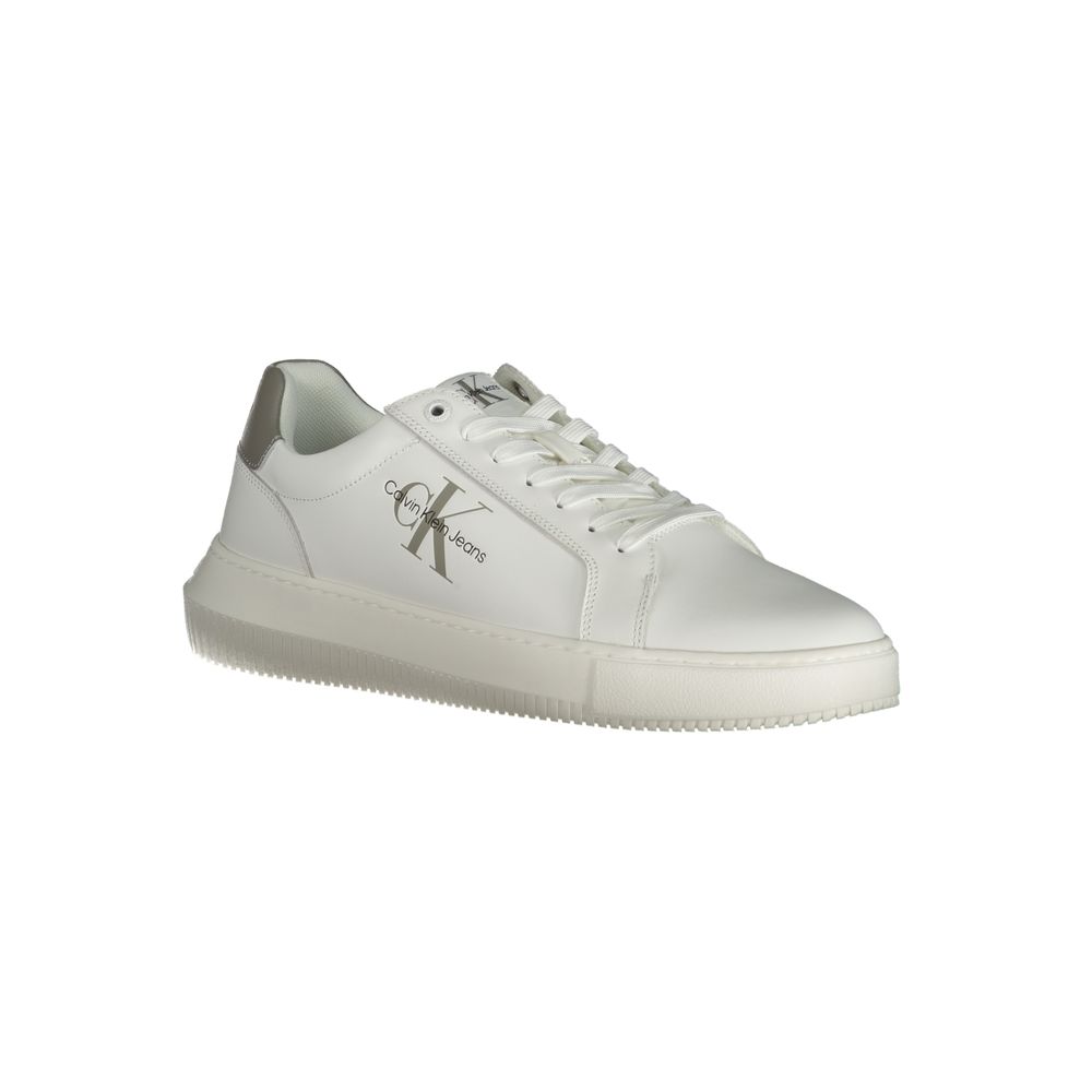 White Leather Men SneakerUnleash your stride with a touch of class in these sleek Calvin Klein sneakers. Designed for the modern urbanite, these shoes offer a perfect blend of sustainability and style, with a 50% recycled thermoplastic rubber sole. The wh
